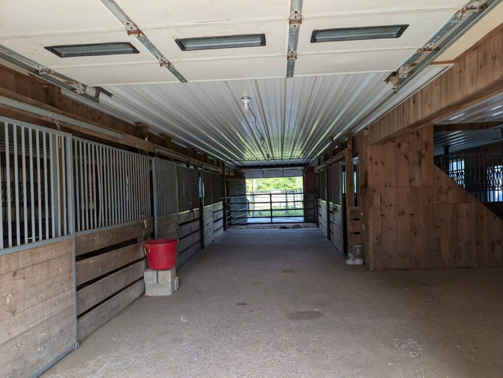 Eli Stoltzfus Horse Boarding (3)